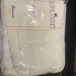 Royal Velvet blanket